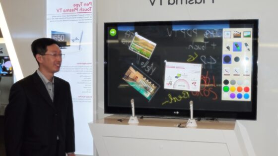 LG je na IFA sejmu v Berlinu predstavil televizor z oznako PZ850, za katerega pravijo, da je neke vrste inovativni plazma TV ekran.