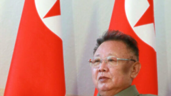 Svet zaskrbljeno spremlja razmere v Severni Koreji.