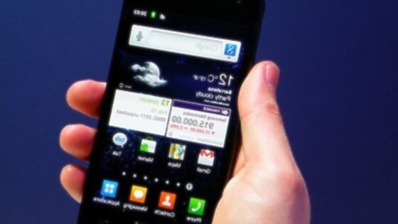 Prenovljeni pametni mobilni telefon Samsung Galaxy S2 bo pisan na kožo ljubiteljem visokoločljivih filmskih posnetkov!