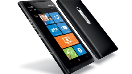 Podjetju Nokia naj bi bil mobilni operacijski sistem Windows Phone všeč zgolj zaradi denarja.