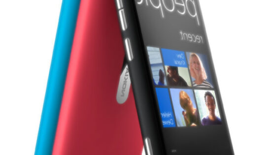 Eden bolj priljubljenih Nokiinih mobilnikov ta hip je Lumia 800.