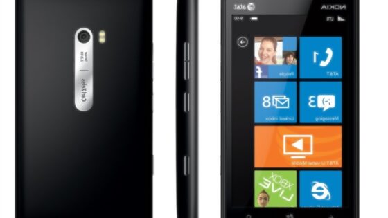 Eden bolj "vročih" Nokiinih mobilnikov z operacijskim sistemom Windows Phone ta hip je Lumia 900.