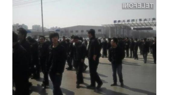 Foxconnovi delavci v kitajski provinci Xiaodian so zaradi nizkih plač prekinili z delom.