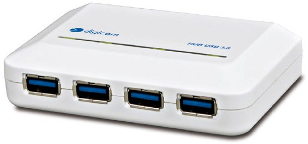 Super Speed USB 3.0 HUB s Full duplex tehnologijo za  prenosa podatkov do 5Gbp/s