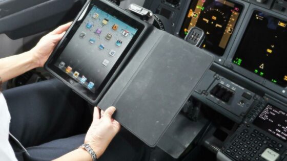 iPad bo očitno kraljeval tudi v letalih.