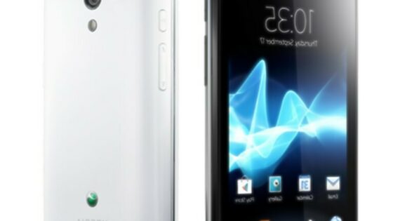 Sony je predstavil svoj prvi pametni telefon z najnovejšo različico operacijskega sistema Android.