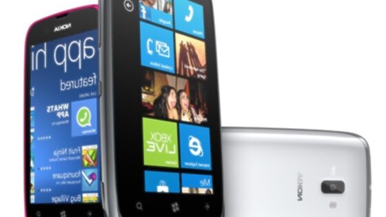 Mobilnik Nokia Lumia 610 je pisan na kožo brezstičnemu plačevanju s kreditnima karticama MasterCard in Visa.
