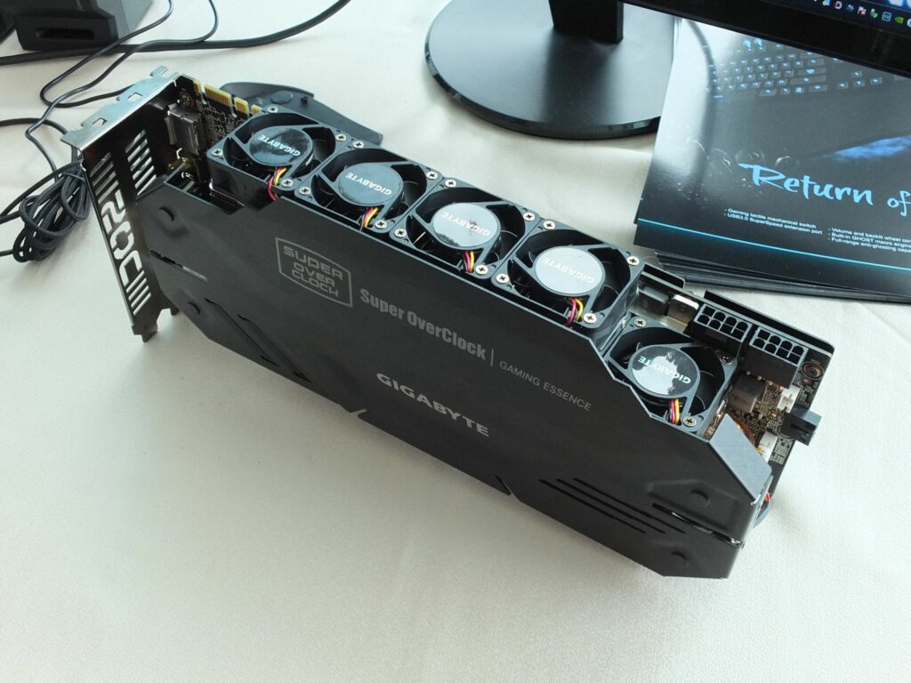 Grafična kartica Gigabyte GeForce GTX 680 SuperOverclock naj bi bila pri delovanju precej glasna.