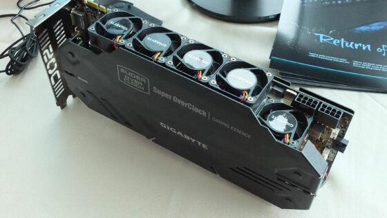 Grafična kartica Gigabyte GeForce GTX 680 SuperOverclock naj bi bila pri delovanju precej glasna.