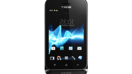 Sony Xperia Tipo je v prvi vrsti namenjena uporabnikom, ki se prvič v življenju soočajo s pametnim telefonom.
