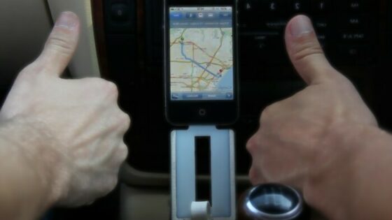 Kompakten polnilec za iPhone, ki ga lahko imamo vedno s seboj – kjerkoli in kadarkoli!