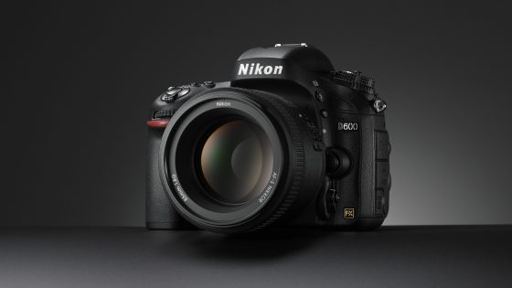 Najmanjši in najlažji Nikon DSLR polnega FX formata