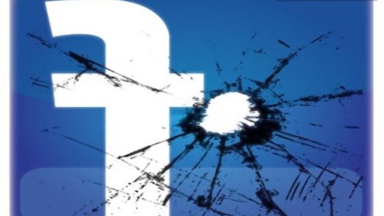 Občuten padec vrednosti Facebooka konec oktobra bi lahko celo ogrozil njegovo poslovanje.
