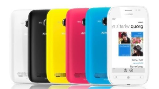 Nokia naj bi že ob začetku naslednjega leta uporabnikom ponudila pametne telefone srednjega oziroma nižjega cenovnega razreda.