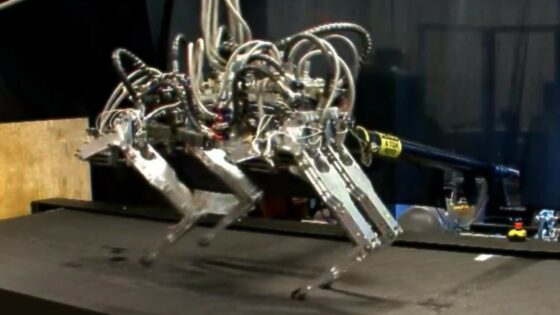 Trenutno najhitrejši nožni robot na modrem planetu.