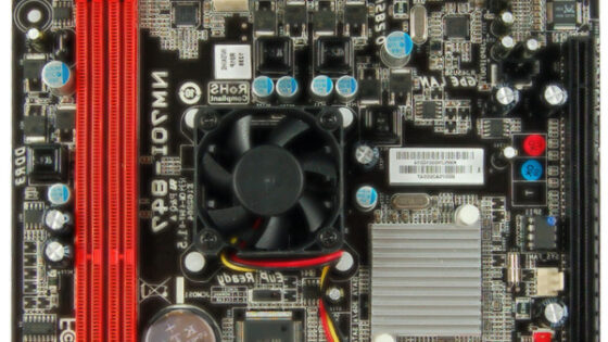 Mini plošča NM701-847 se lahko pohvali z dokaj zmogljivim procesorjem.