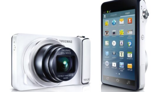 Če bi kompaktni digitalni fotoaparat Samsung Galaxy Camera omogočal še telefoniranje, bi bil popoln v vseh pogledih.