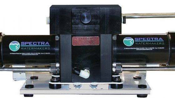 Spectra razsoljevalnik je zgrajen iz dvostopenjskega sistema črpanja in dveh komor pod visokim tlakom.