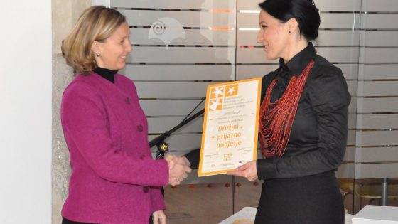 Miška prejela Certifikat Družini prijazno podjetje