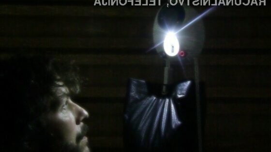 Svetilka GravityLight za delovanje ne potrebuje ne baterij ne fosilnih goriv!