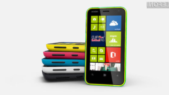 Pametni mobilni telefon Nokia Lumia 620 je povsem pisan na kožo mladim!