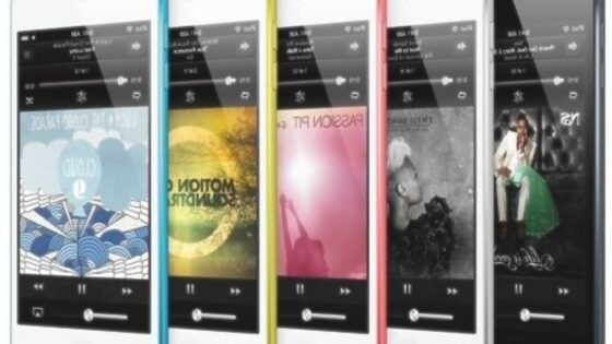 Cenejši Applov mobilnik iPhone naj bi bil opremljen z ohišjem iz plastike, ki bo na voljo v kar šestih barvnih odtenkih.