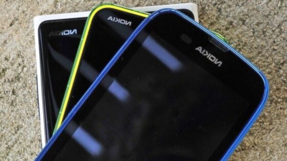 Mobilnika Nokia Lumia 720 in Lumia 520 bosta z dvoletno vezavo na voljo po izjemno ugodni ceni!