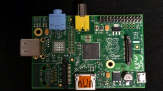 Raspberry Pi model A je zdaleč najcenejši osebni računalnik na modrem planetu!