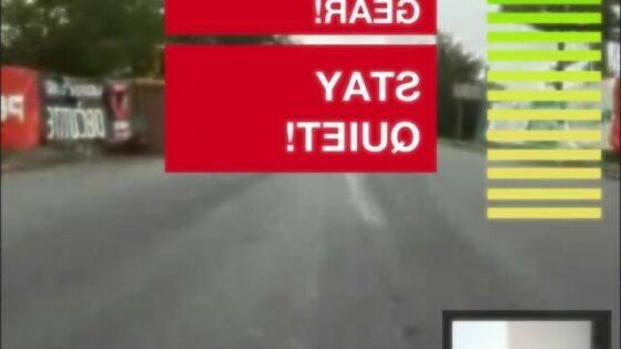V aplikaciji vozniki posnemajo zvoke motorja in med vožnjo prestavljajo v pravem trenutku, da bi čim hitreje končali dirko.