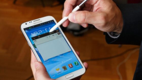 Zaradi ranljivosti v programski opremi lahko nepridipravi opravljajo klice z vašim zaklenjenim mobilnikom Galaxy Note 2!
