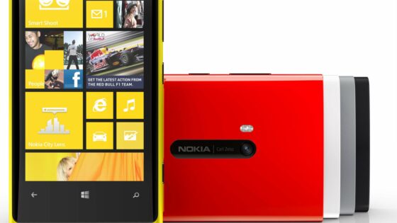 Lumia 920 je eden boljših mobilnikov z Windows Phoneom ta hip.