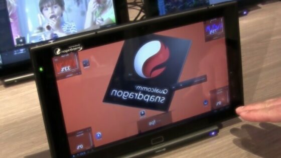 Qualcomm je na sejmu MWC tudi uradno predstavil svoj nov najhitrejši mobilni procesor Snapdragon S800.