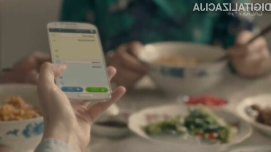 Samsung v enem izmed oglasov prikazuje funkcijo S Translator.