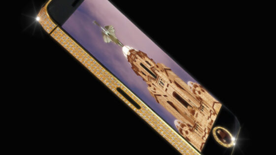 Mobilnik iPhone 5 Diamond Black se lahko ponaša z lovoriko najdražjega mobilnika na svetu.