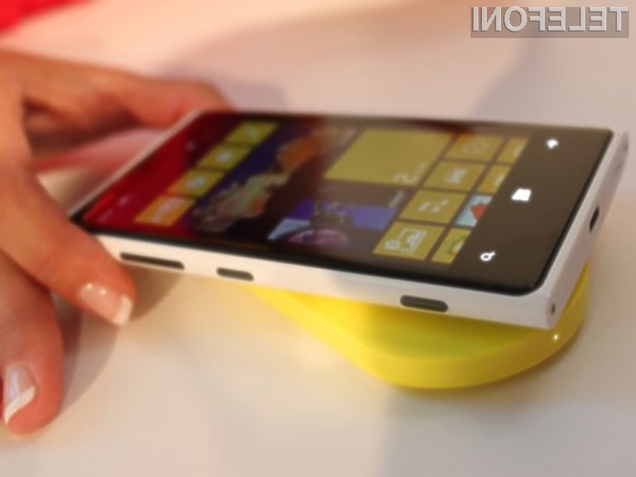 Nokia Lumia 928 naj bi prodajne police ugledala že proti koncu pomladi.
