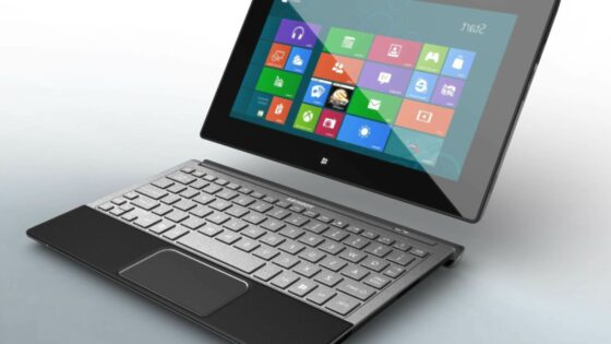 Microsoft bo prodajo tabličnih računalnikov Surface poskušal »pospešiti« z nadgradnjo Windows Blue.
