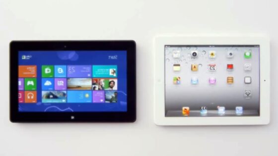 Microsoft nas z novim reklamnim oglasom poskuša prepričati, da je njegov Surface vsaj za razred boljši od Applove tablice iPad.