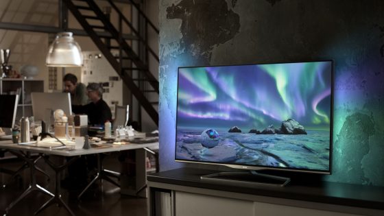 Najnovejša pametna LED Ambilight televizorja serije 5008 in 6008