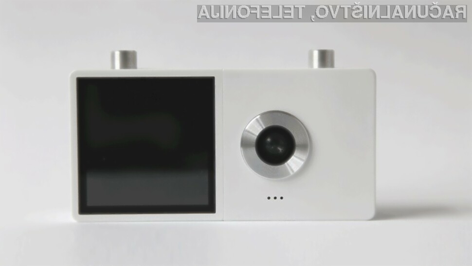Digitalni fotoaparat Duo v eni napravi združuje uporabnosti in inovativnost!