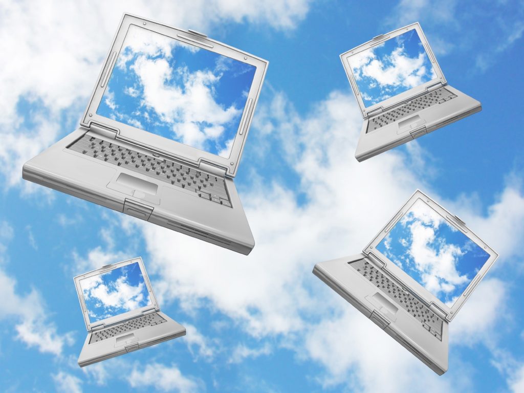 Napoved IT vremenarja: oblačno z oblaki
