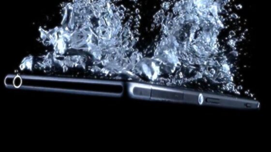 Prah, vlaga in voda fotografskemu mobilniku Sony Xperia Z1 Honami ne bodo mogli do živega!