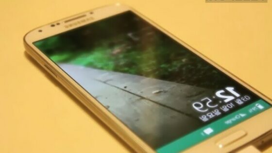 Novi operacijskih sistem Tizen se odlično prilega pametnemu mobilnemu telefonu Samsung Galaxy S4!