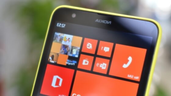 Mobilnik Nokia Lumia 1320 vas bo zlahka prevzel!