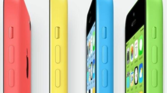 Po pametnem mobilnem telefonu iPhone 5C posegajo le še tisti, ki obožujejo žive barve njegovega plastičnega ohišja