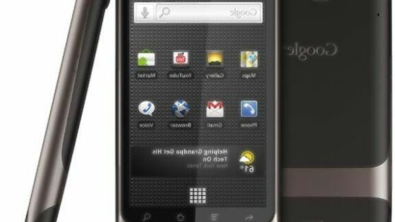 Zastareli mobilnik Google Nexus One je vendarle dočakal mobilni operacijski sistem Android 4.4 Kitkat!