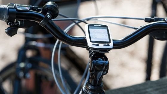 Garmin predstavlja Edge® Touring Plus — novo GPS napravo oblikovano za navigacijo s kolesom