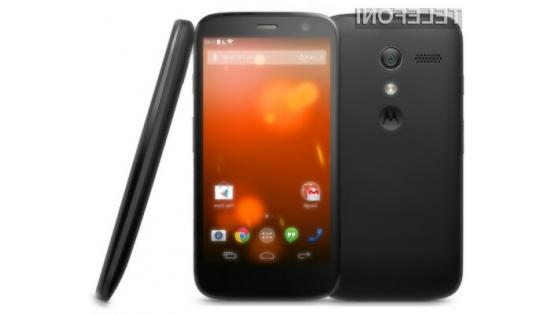 Pametni mobilni telefon Moto G Google Play ponuja uporabniško izkušnjo mobilnikov Google Nexus.