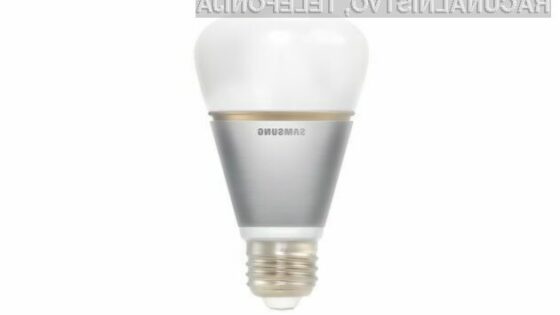 Pametno svetilko Sasmung Smart Bulb lahko upravljamo iz vseh mobilnih naprav s povezavo Bluetooth.