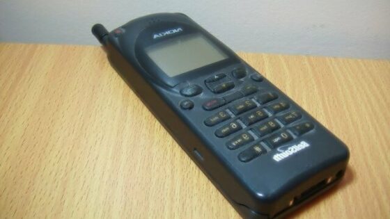 Pred dvajsetimi leti je podjetje Nokia mobilnik 2110 opremilo z melodijo, ki je postala sinonim za telefonske klice.