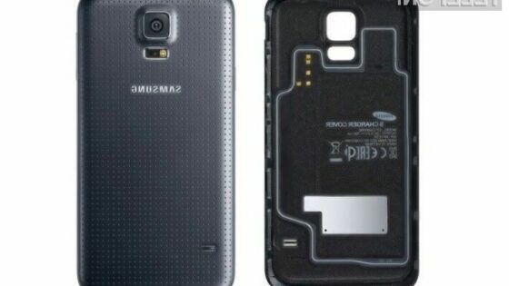 Kupci pametnega mobilnega telefona Samsung Galaxy S5 bodo za možnost brezžičnega polnjenja morali k ceni mobilnika primakniti še dodatnih 90 evrov.